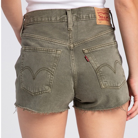 L Levi's 501 High Rise Denim Shorts - Picture 4 of 8
